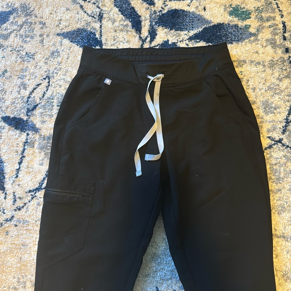 Size small Black womens figs joggers